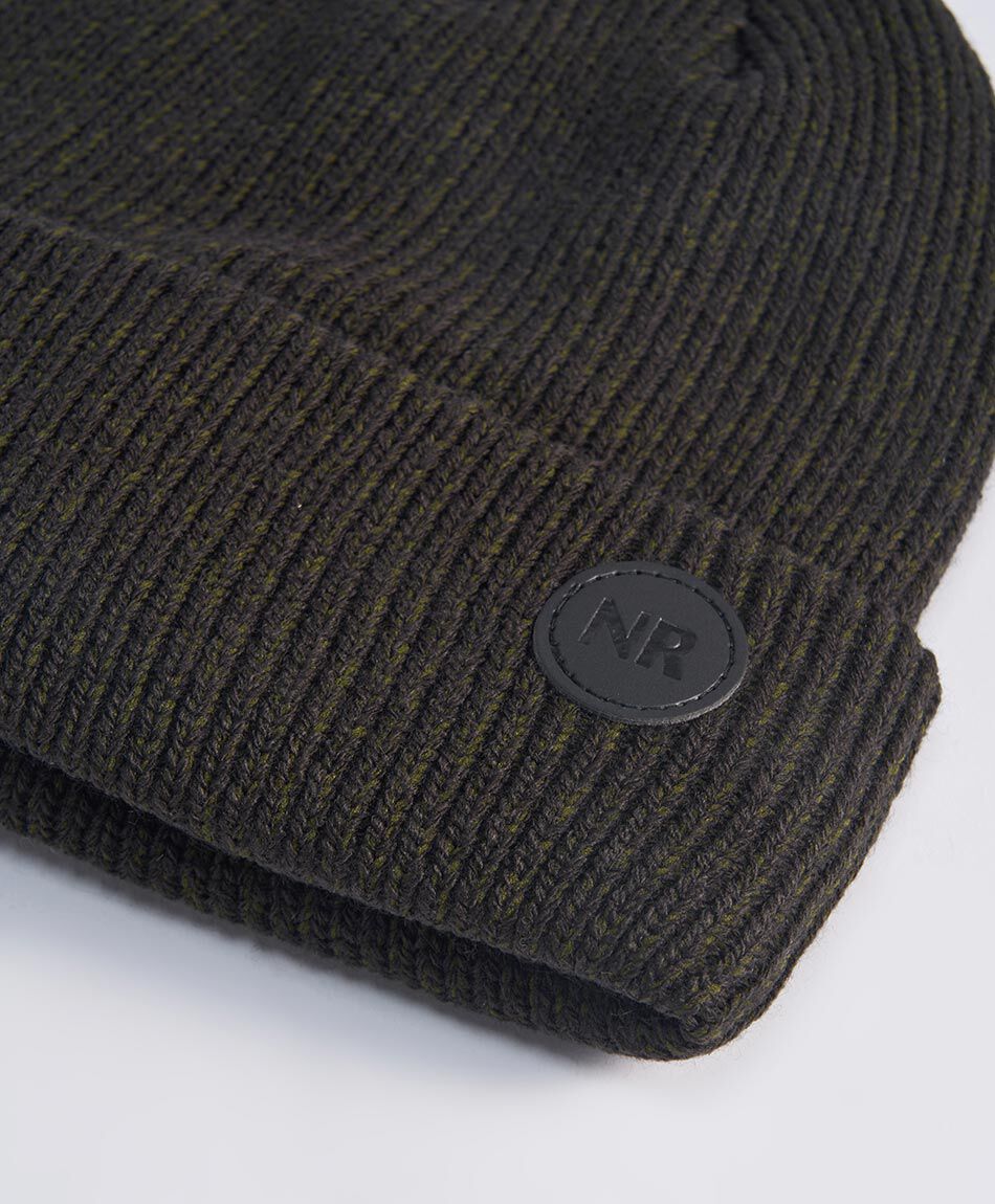 Gorra hombre look versatil