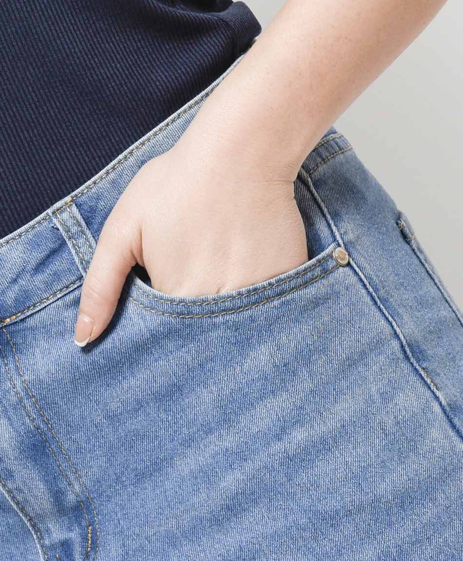 Jeans mujer flores bordadas