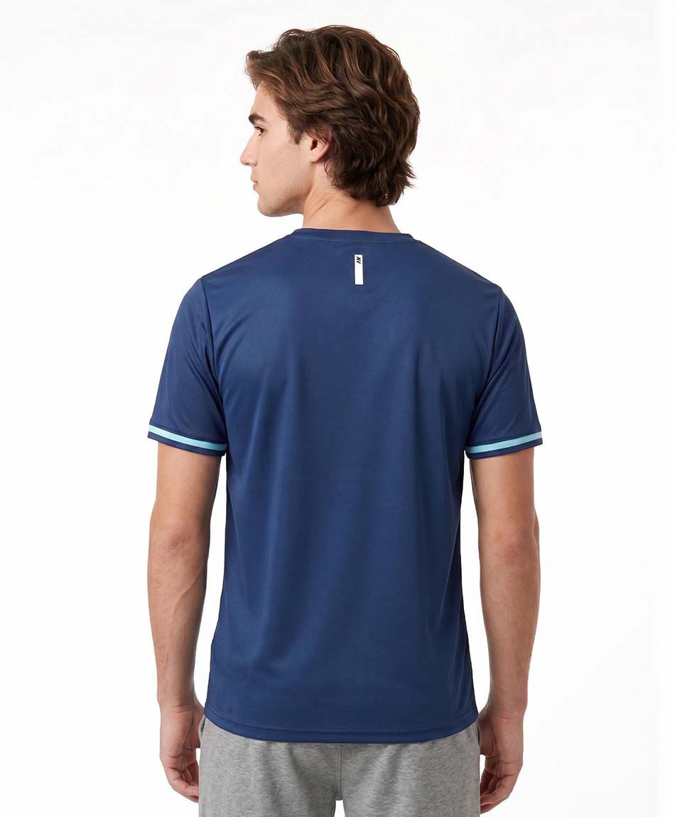 Remera deportiva hombre lineal