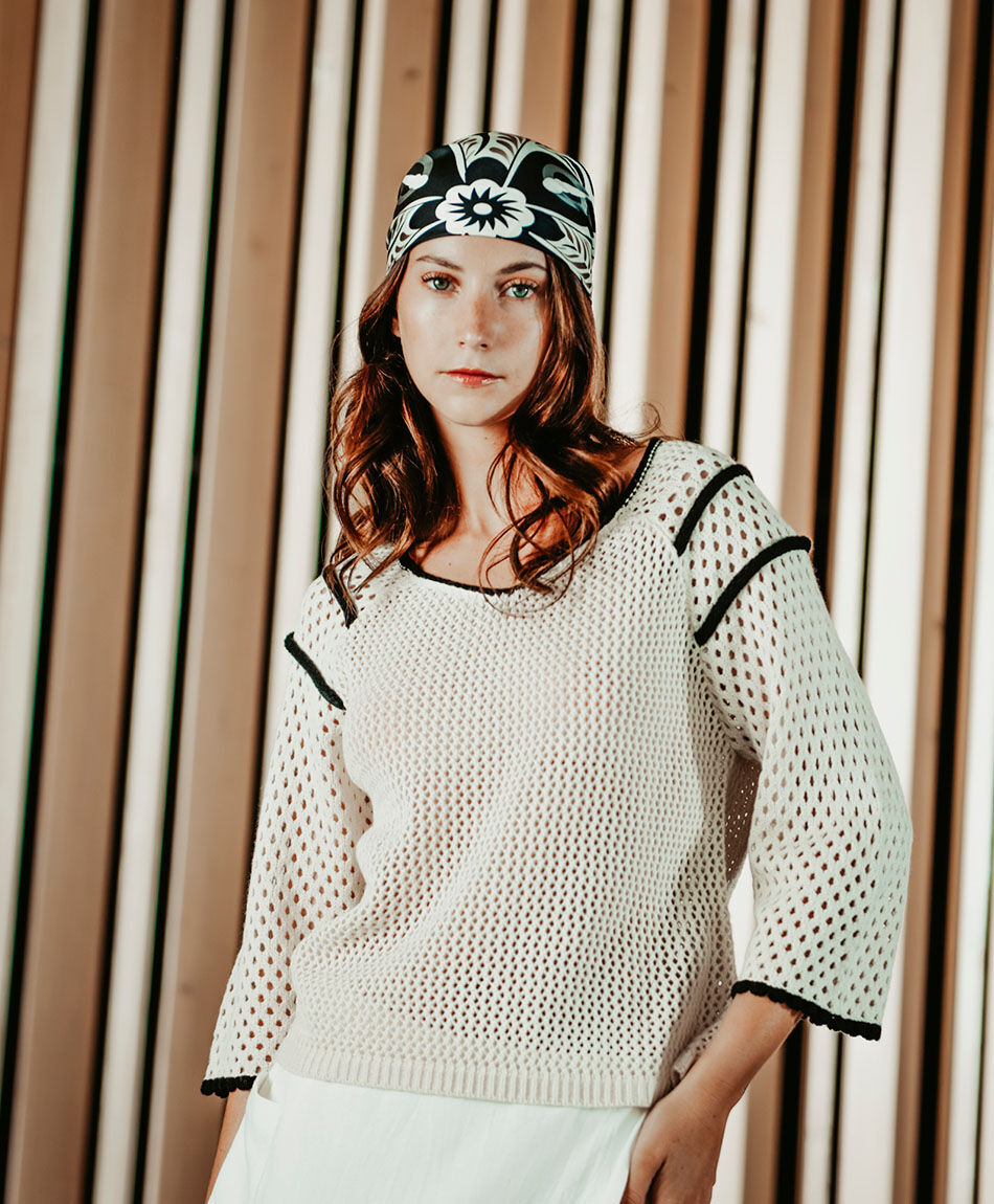 Sweater mujer calado con lineas