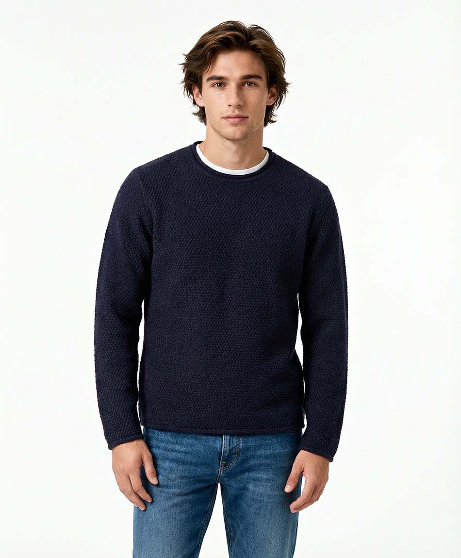 Sweater hombre terminaciones enrolladas