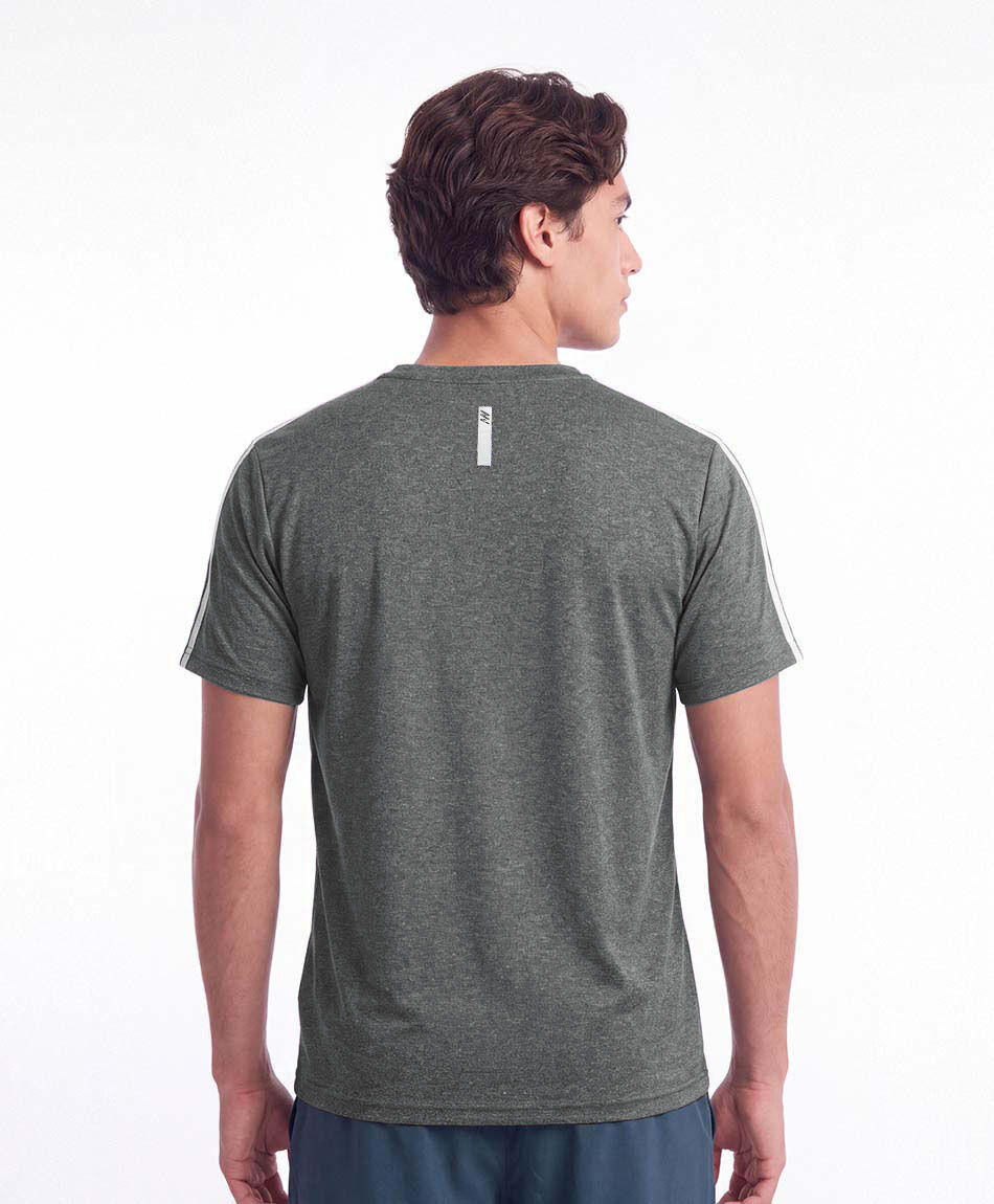 Remera deportiva hombre l&iacute;neas gris