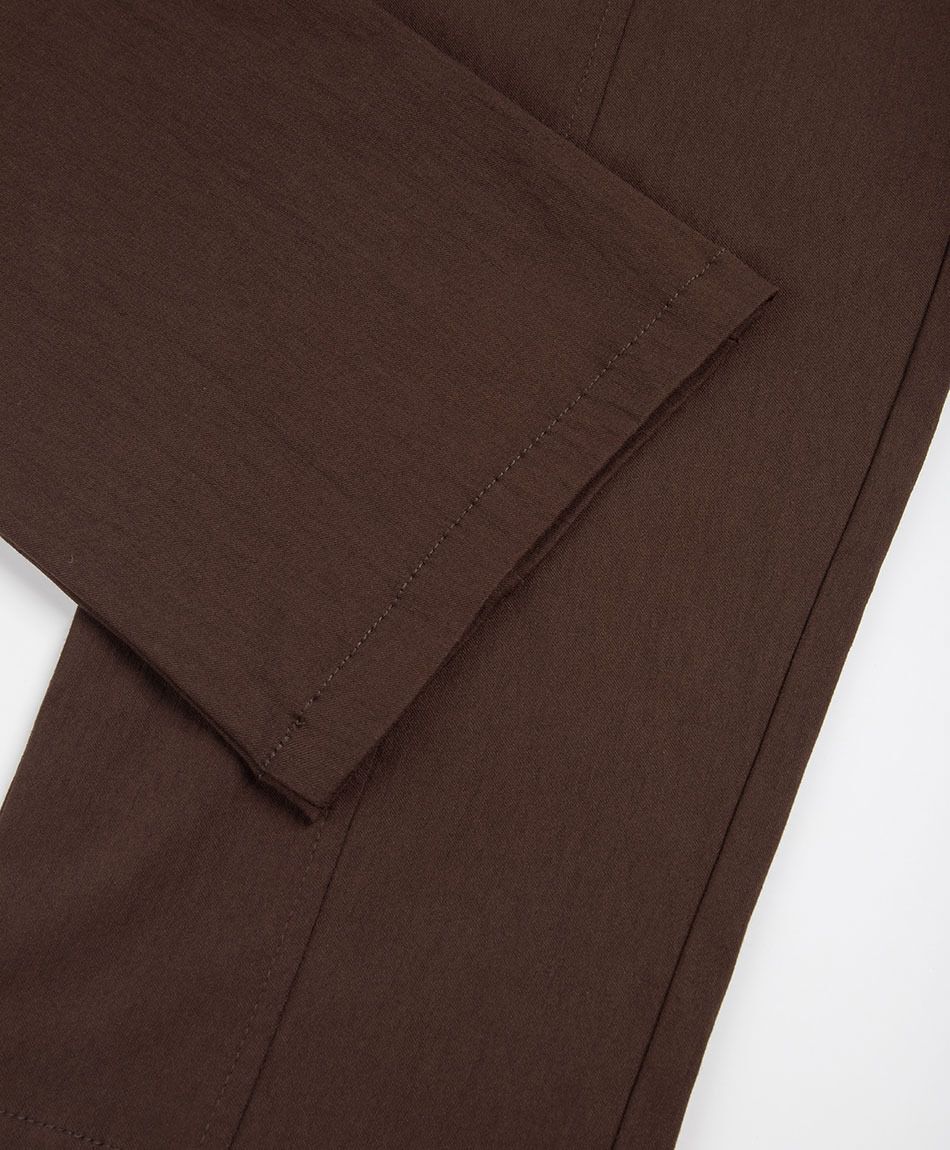 Pantal&oacute;n mujer caf&eacute; detalle dorado