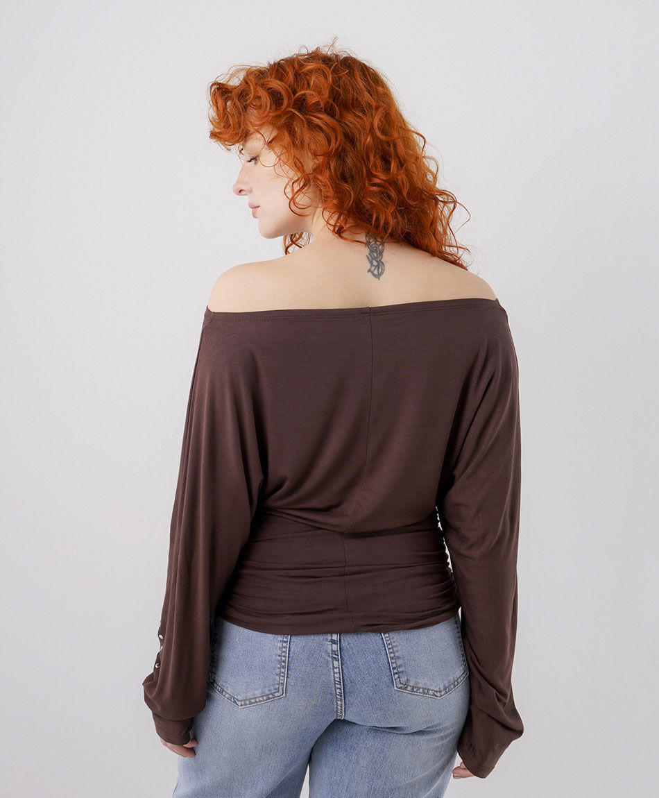 Remera mujer tachas