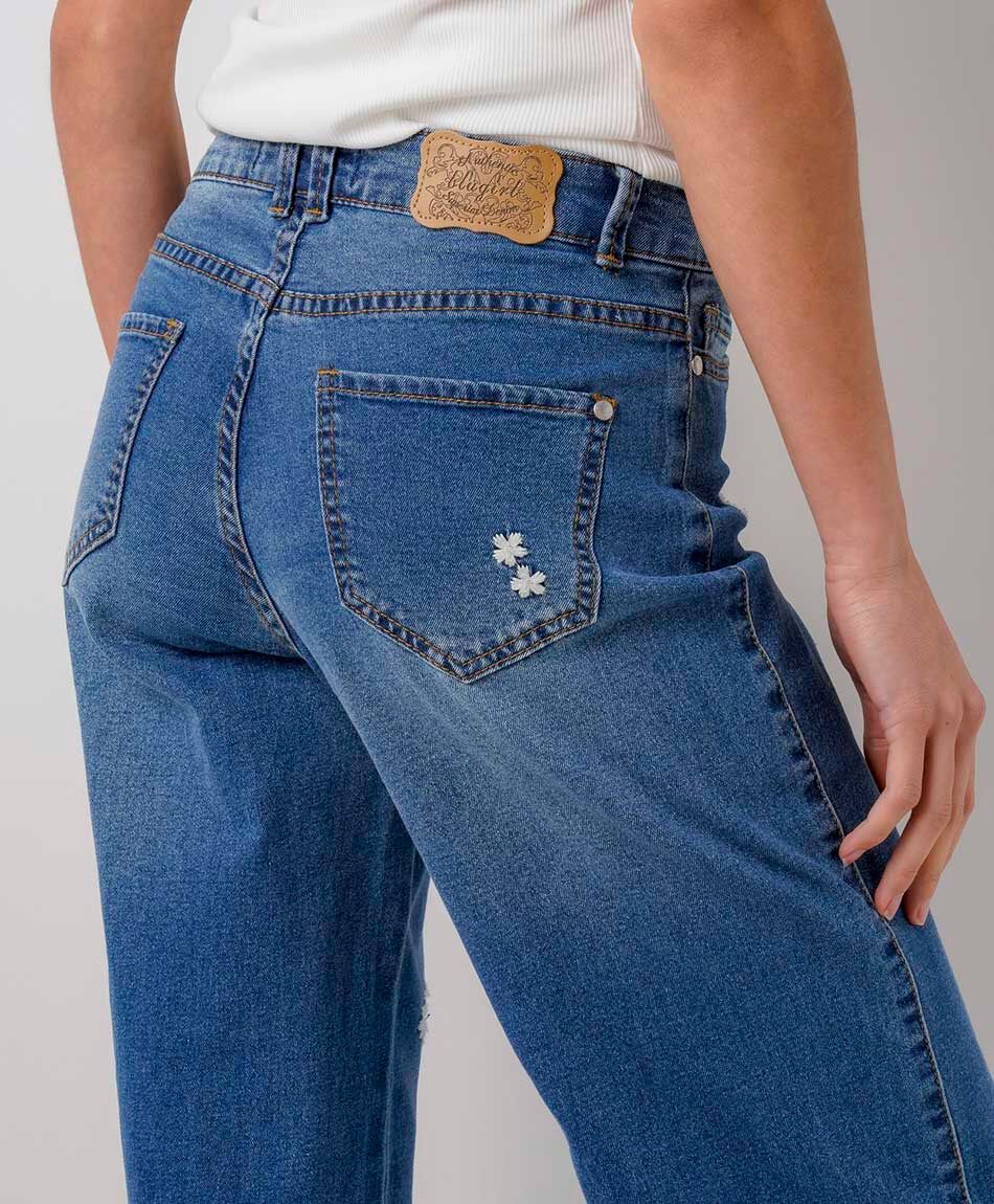 Jeans mujer straight flores bordadas