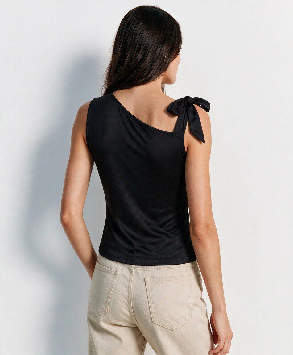 Remera mujer asimetrica lazo negra