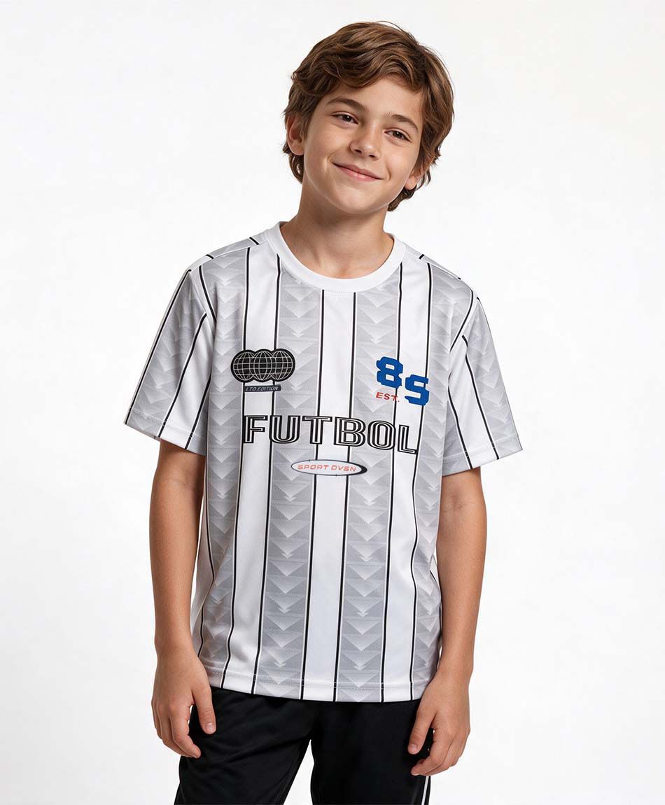 Remera ni&ntilde;o f&uacute;tbol l&iacute;neas