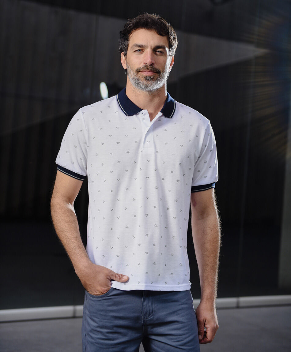 Remera hombre polo triangulos