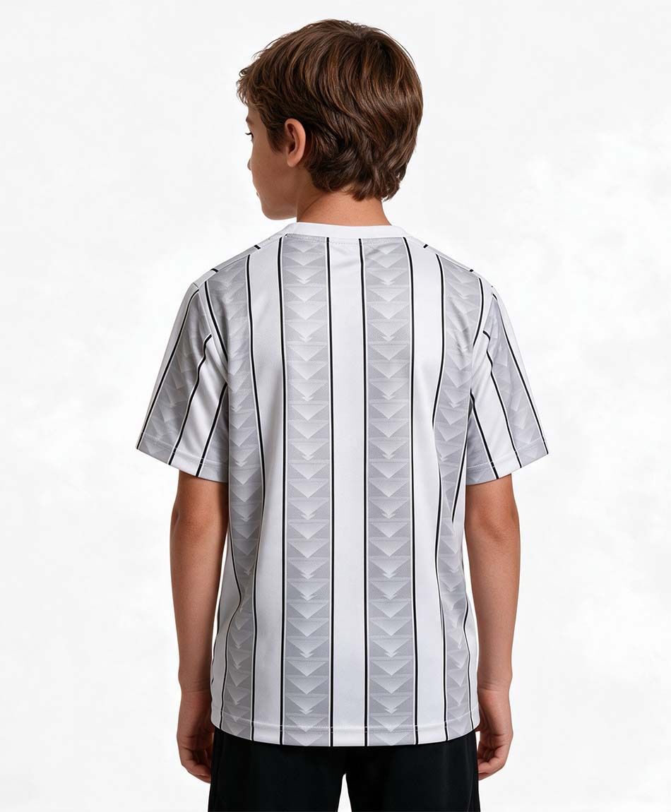 Remera ni&ntilde;o f&uacute;tbol l&iacute;neas
