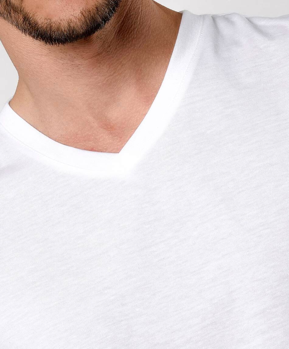 Camiseta hombre cuello en v