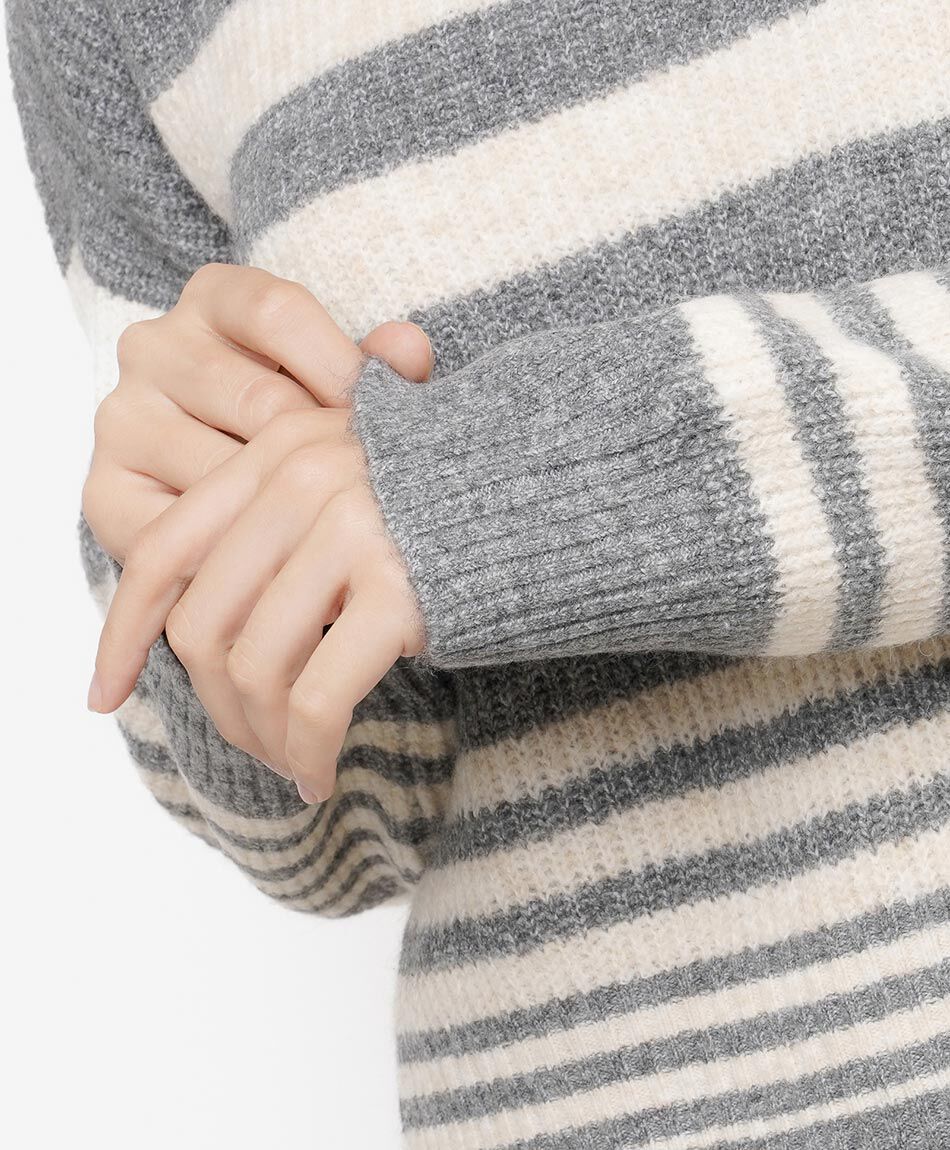 Sweater mujer listado cuello alto