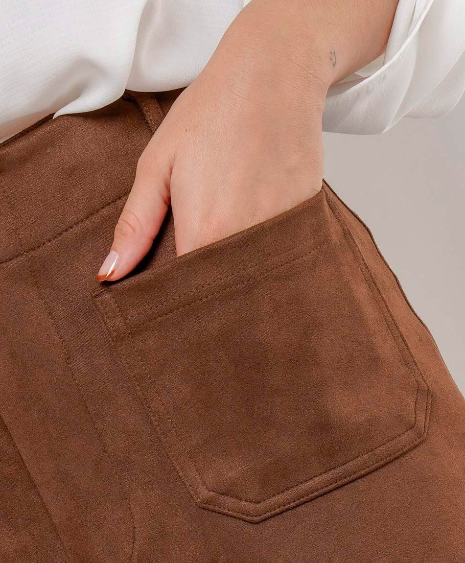 Pantal&oacute;n mujer suede caf&eacute; recto