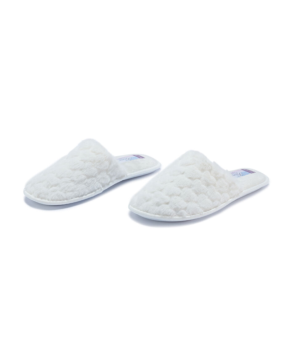 Pantuflas mujer dise&ntilde;o corazones