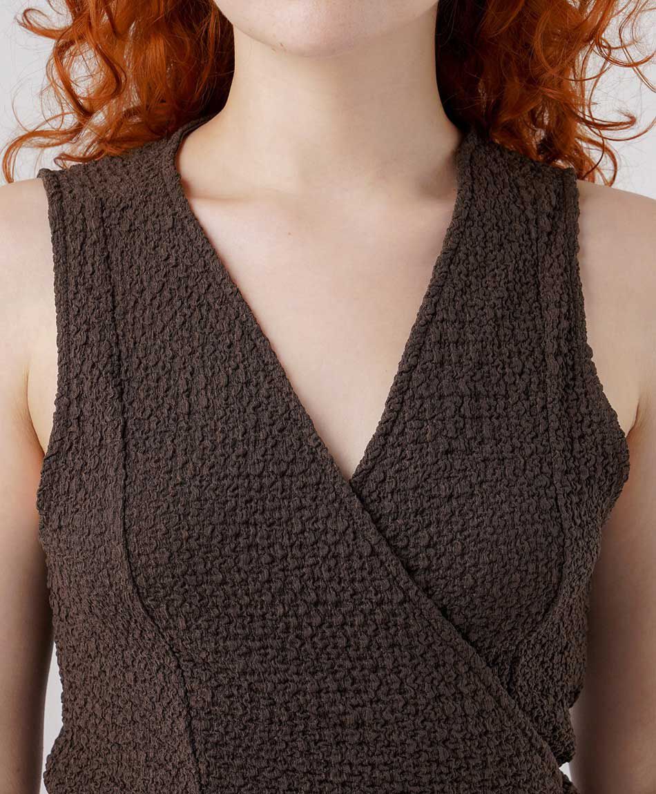 Camisa mujer textura cruzada caf&eacute;
