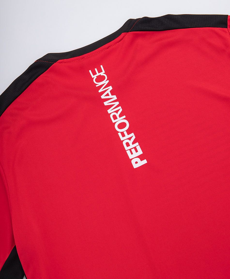 Remera deportiva hombre roja l&iacute;neas