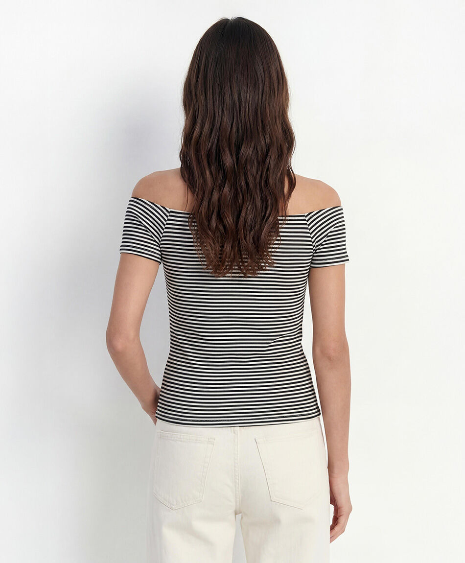 Remera mujer cuello ancho