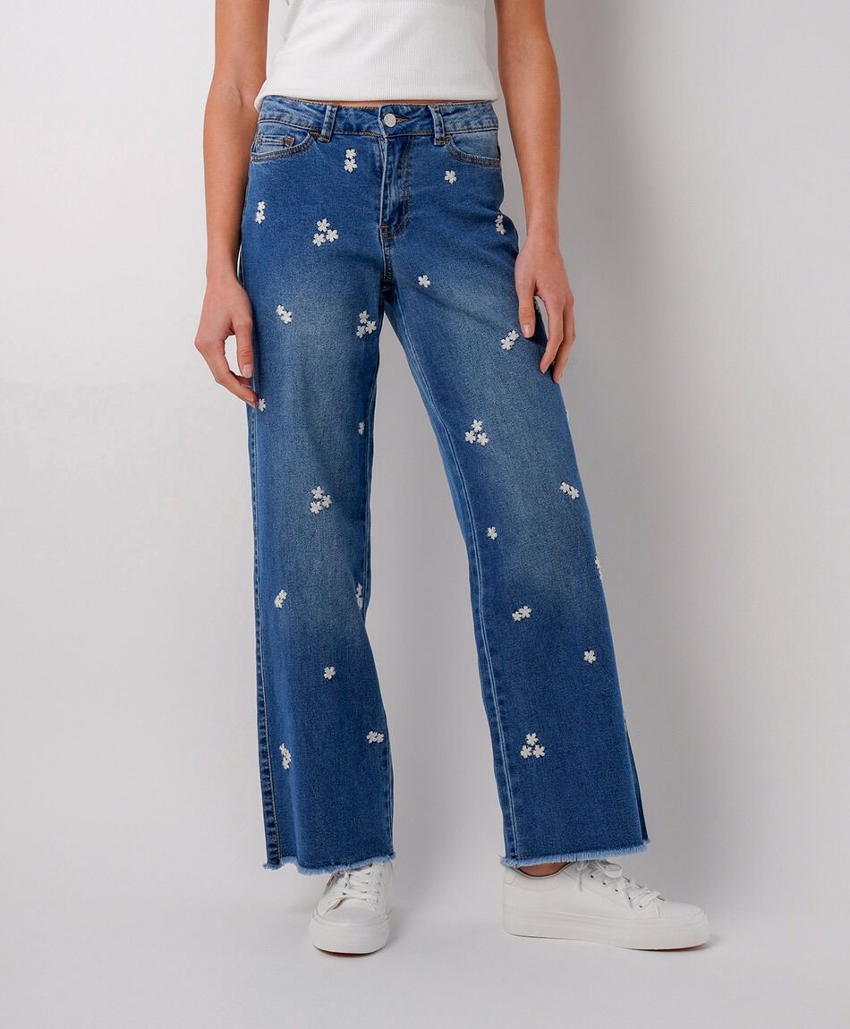 Jeans mujer straight flores bordadas