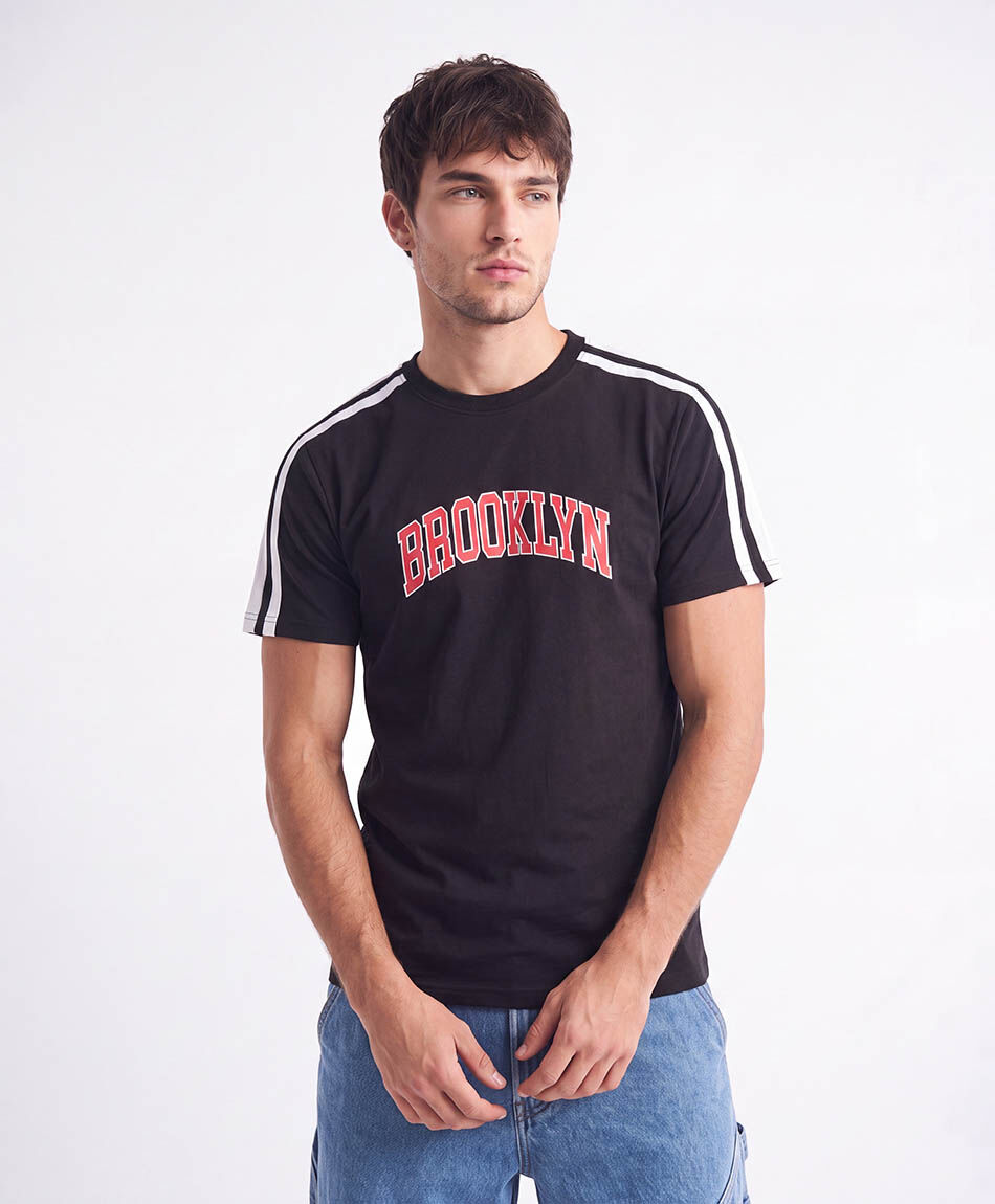 Remera hombre franjas hombro