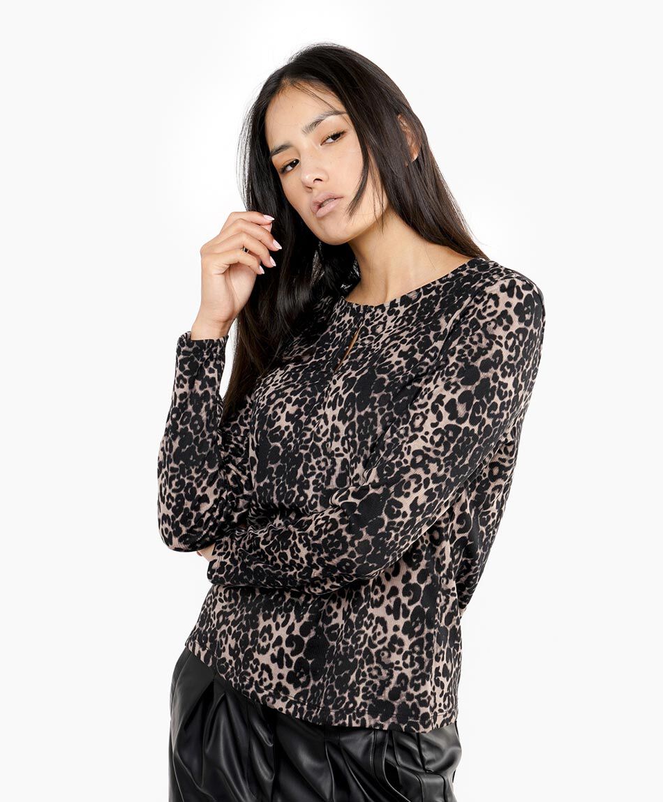 Remera mujer black animal print