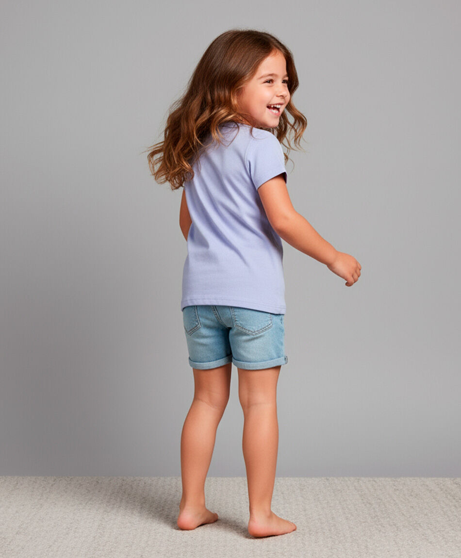 Remera ni&ntilde;a frase flores