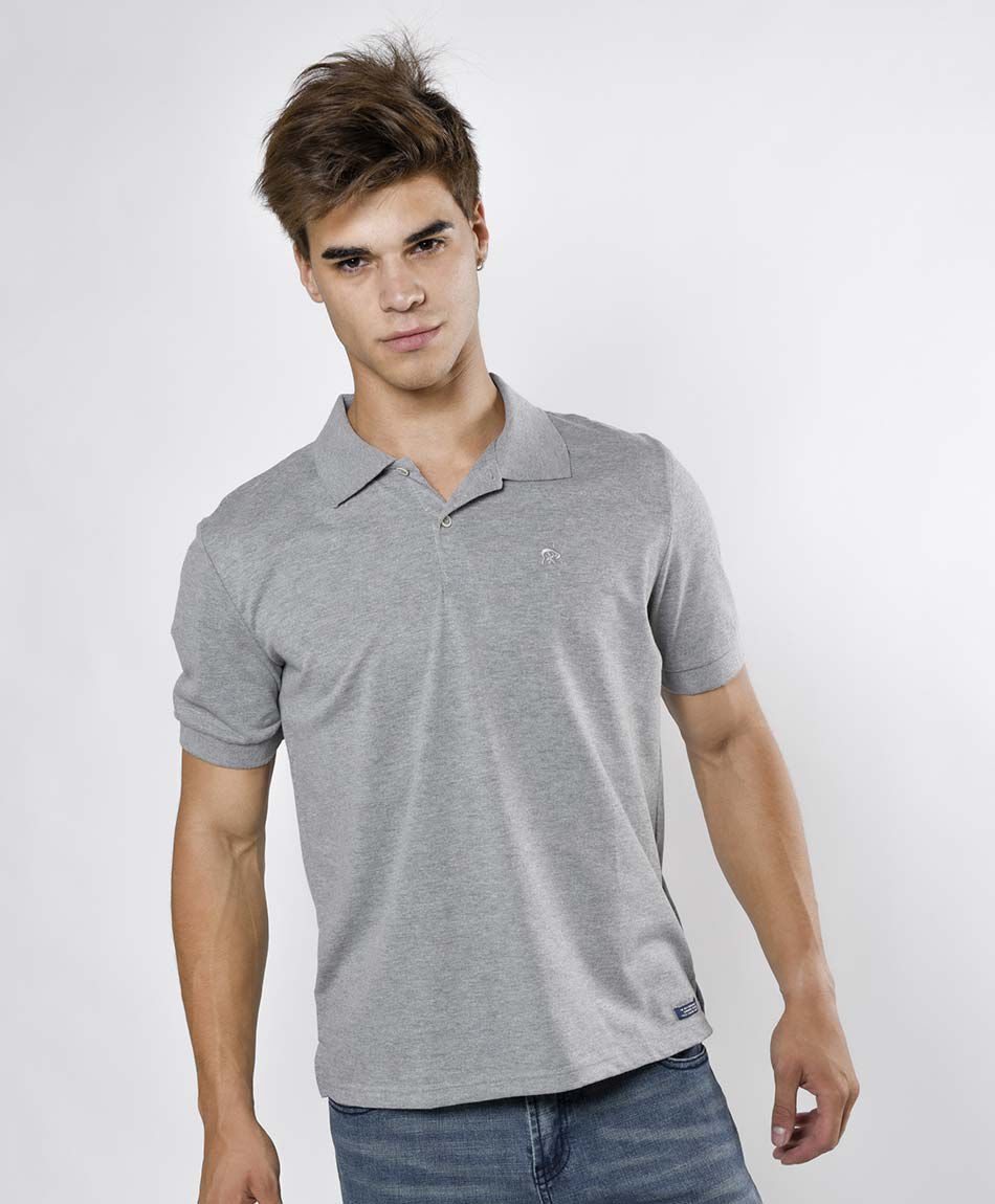 Remera hombre lisa cuello piqu&eacute;
