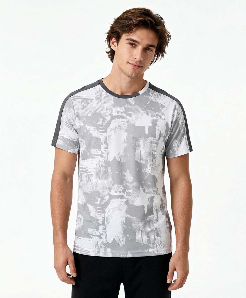 Remera deportiva hombre abstracto