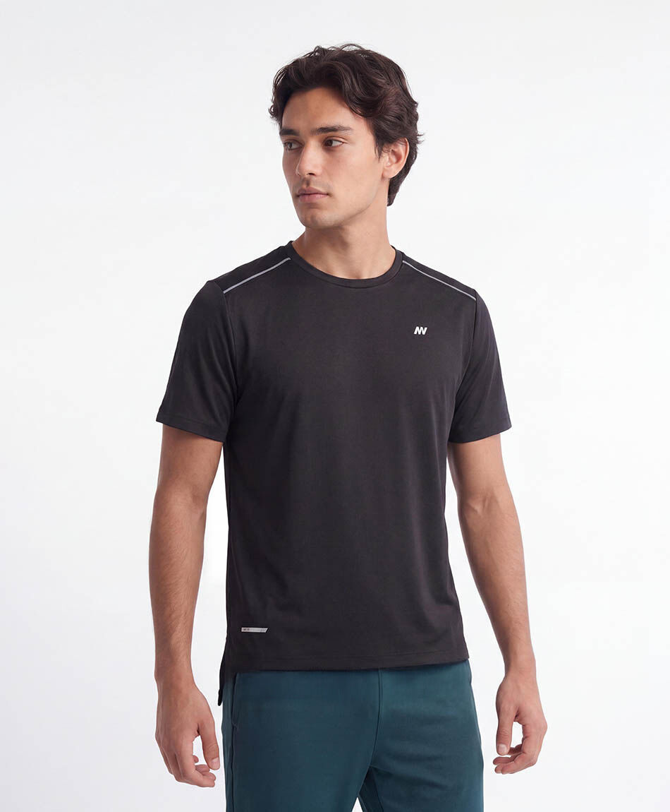 Polera deportiva hombre lisa negra