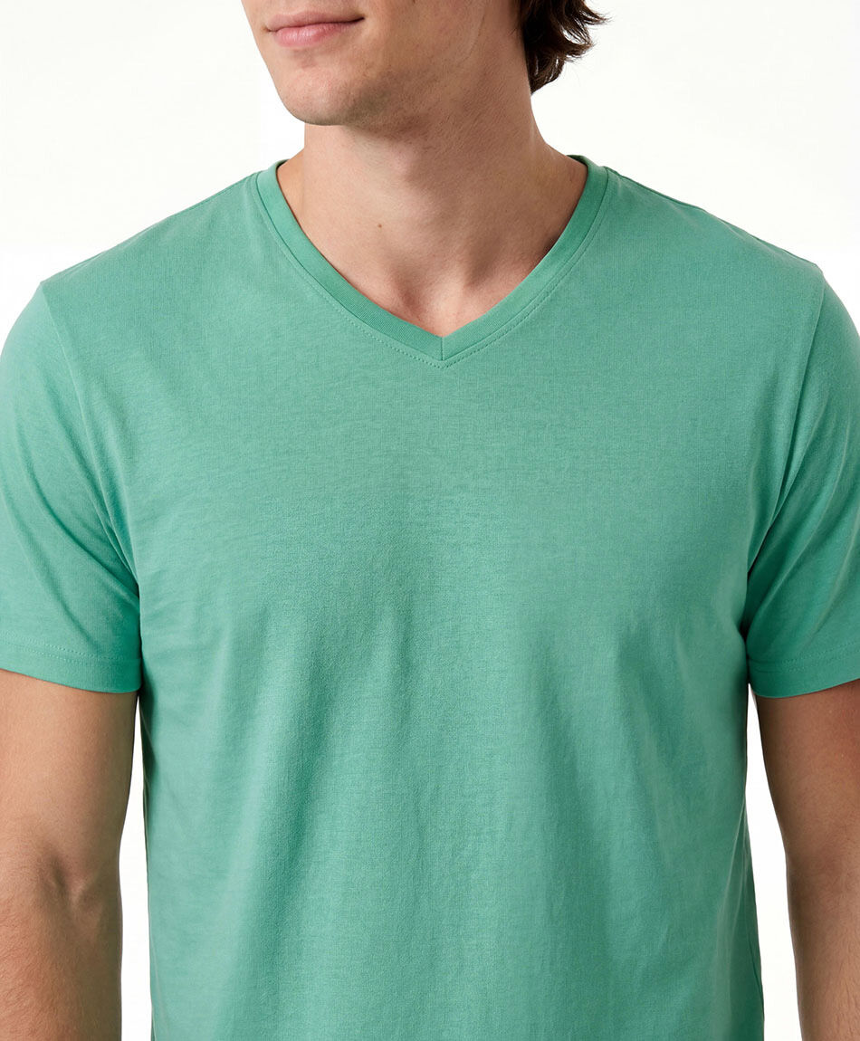 Remera hombre cuello en v lisa