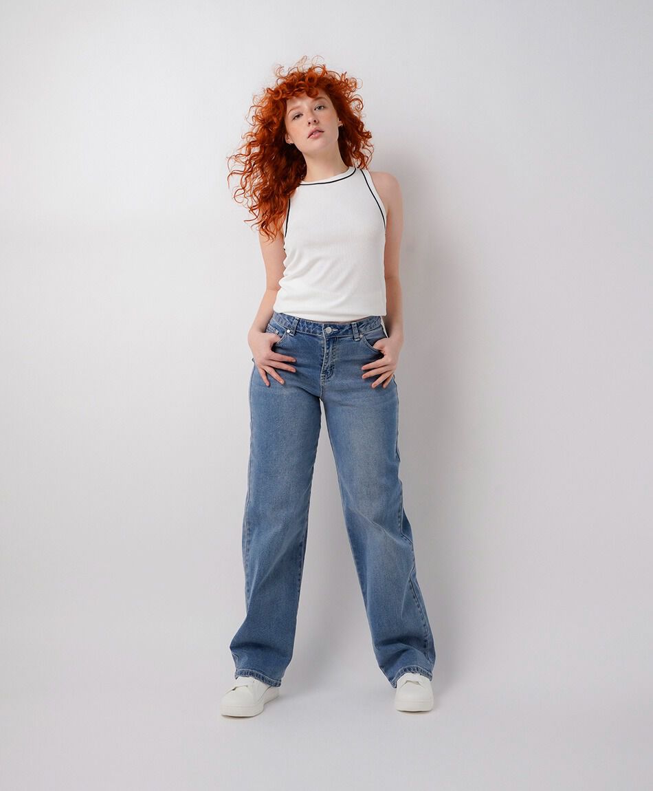 Jeans mujer straight orqu&iacute;dea bordada