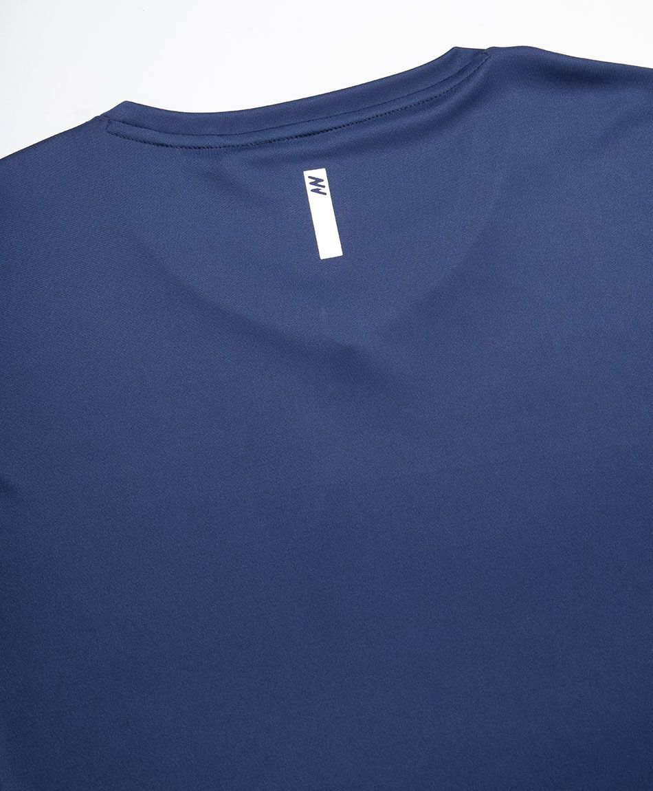 Remera deportiva hombre lineal