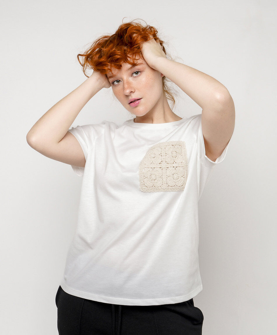 Remera mujer bolsillo crochet