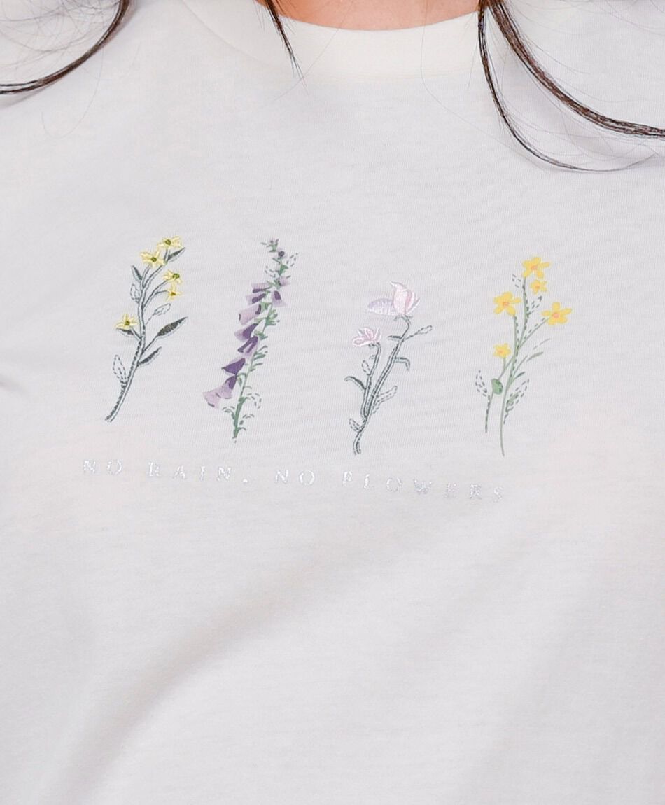 Remera mujer flores bordadas