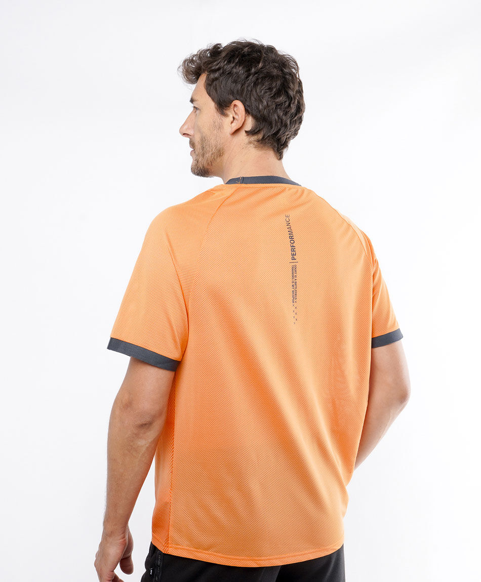 Remera deportiva hombre print naranjo