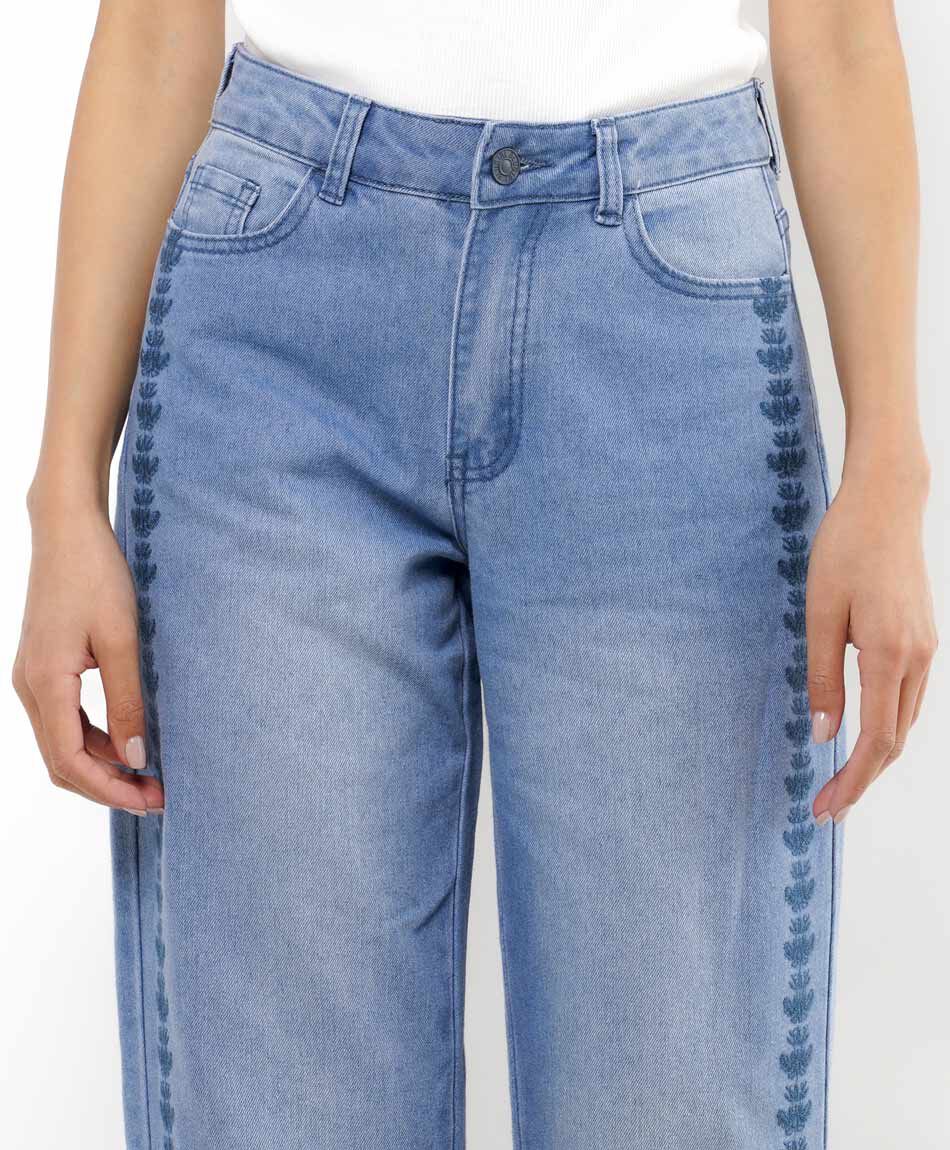 Jeans mujer dise&ntilde;o bordado