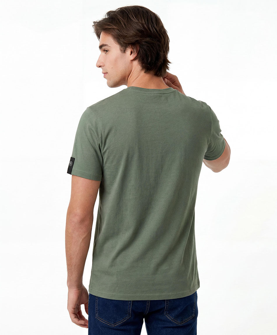 Remera hombre parche manga lisa