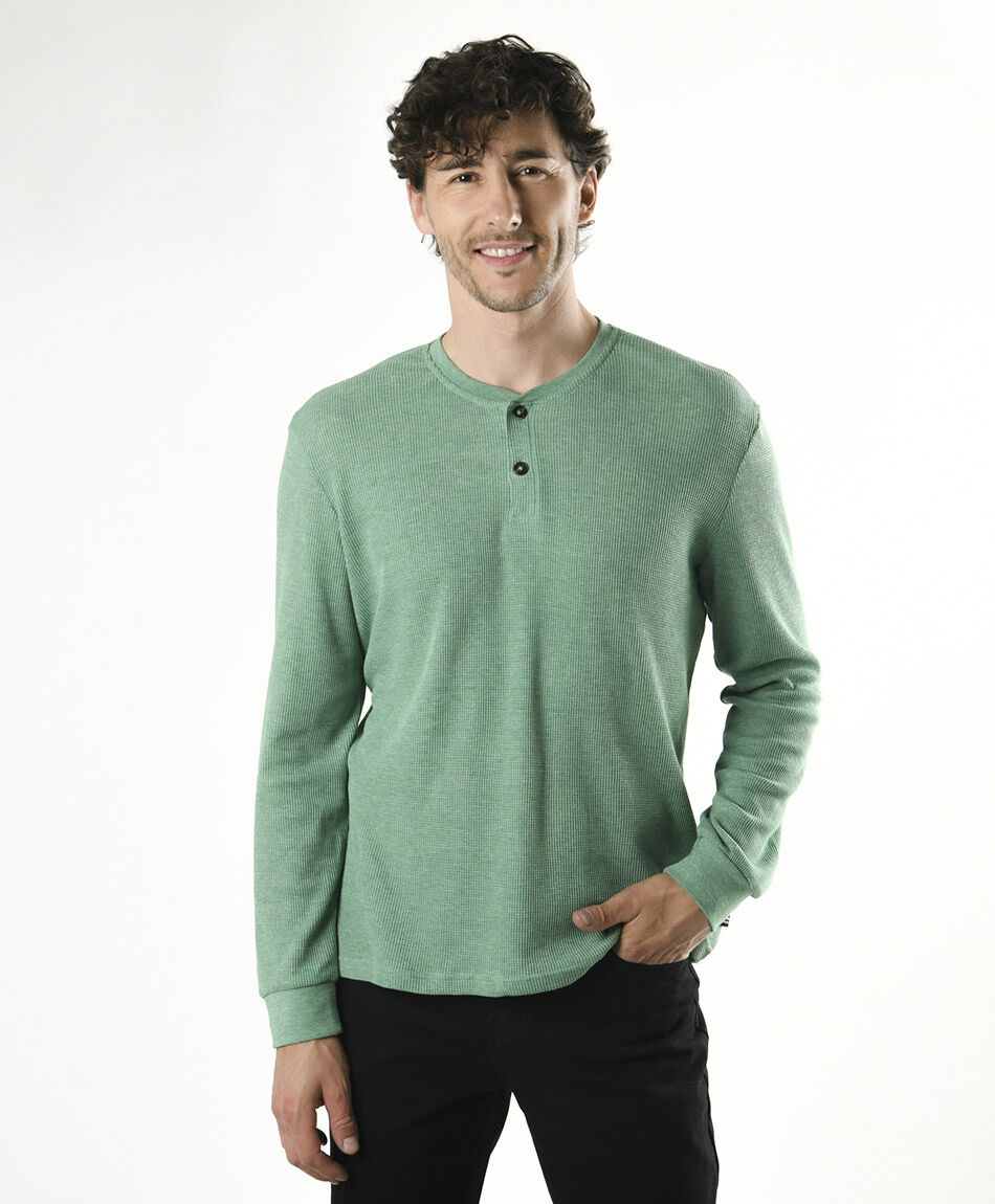 Remera hombre texturizada botones
