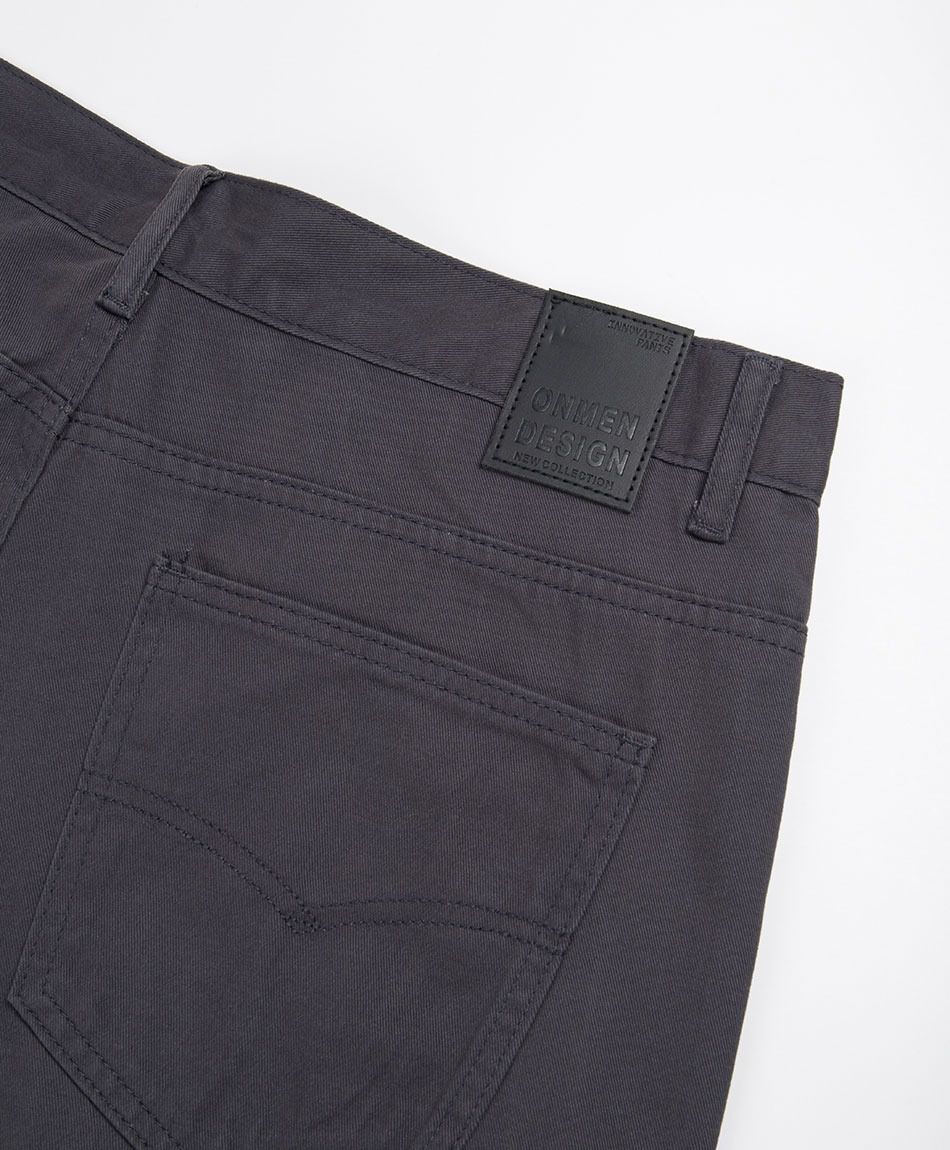 Pantal&oacute;n hombre b&aacute;sico gris