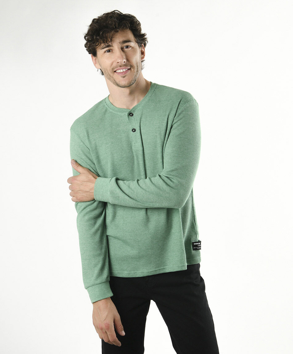 Remera hombre texturizada botones