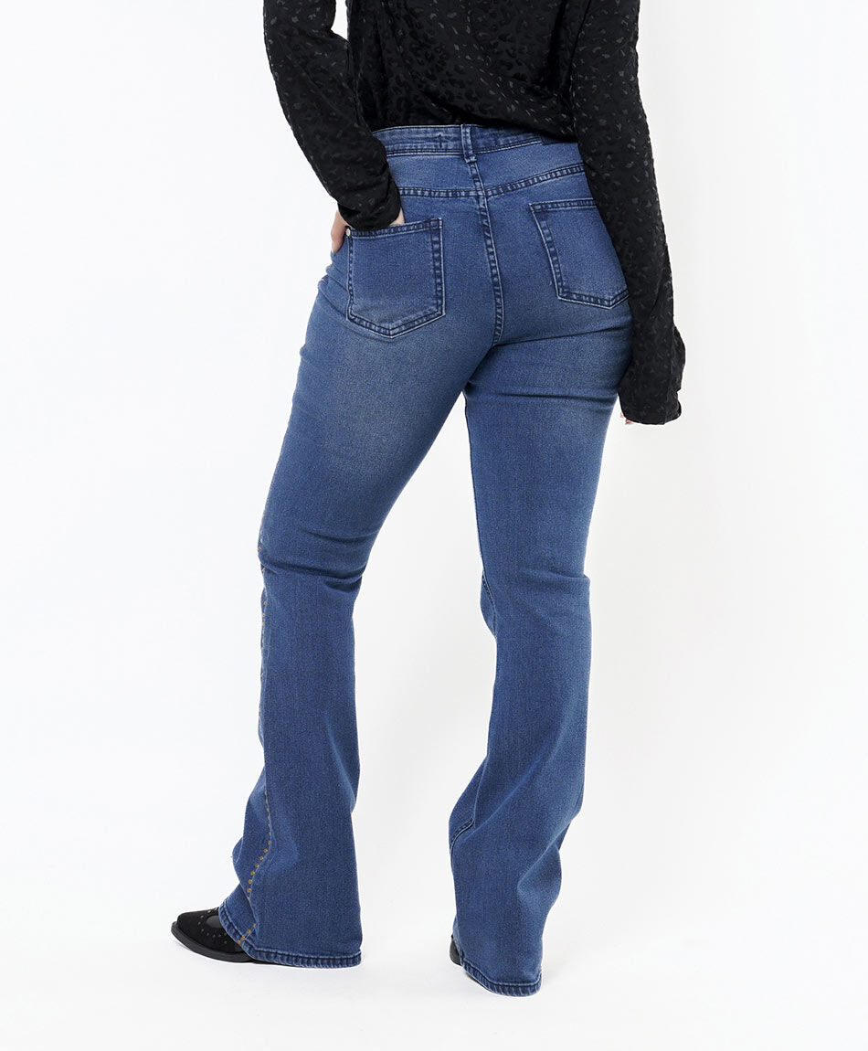 Jeans mujer tachas flare