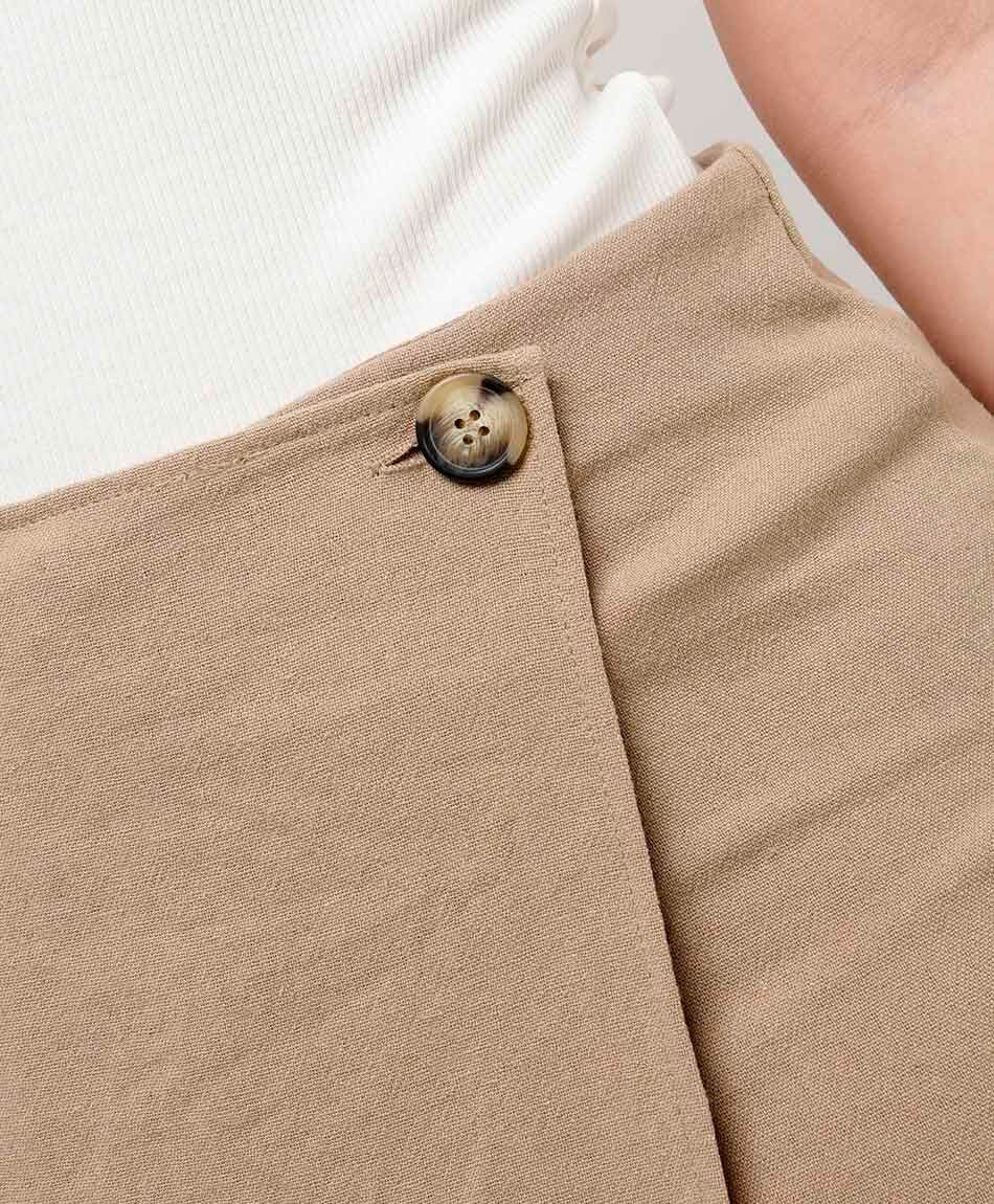 Short mujer bot&oacute;n cruzada