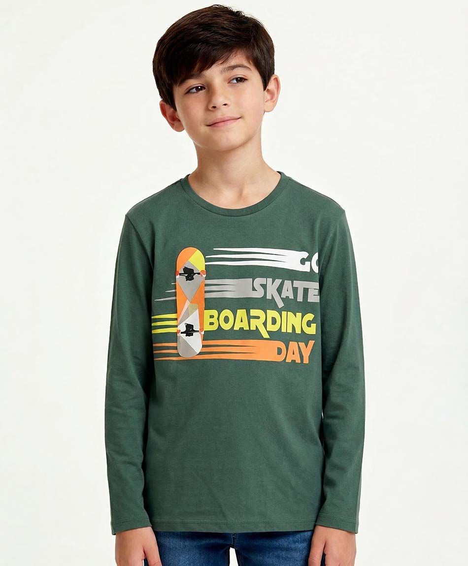 Remera ni&ntilde;o estampado skate boarding