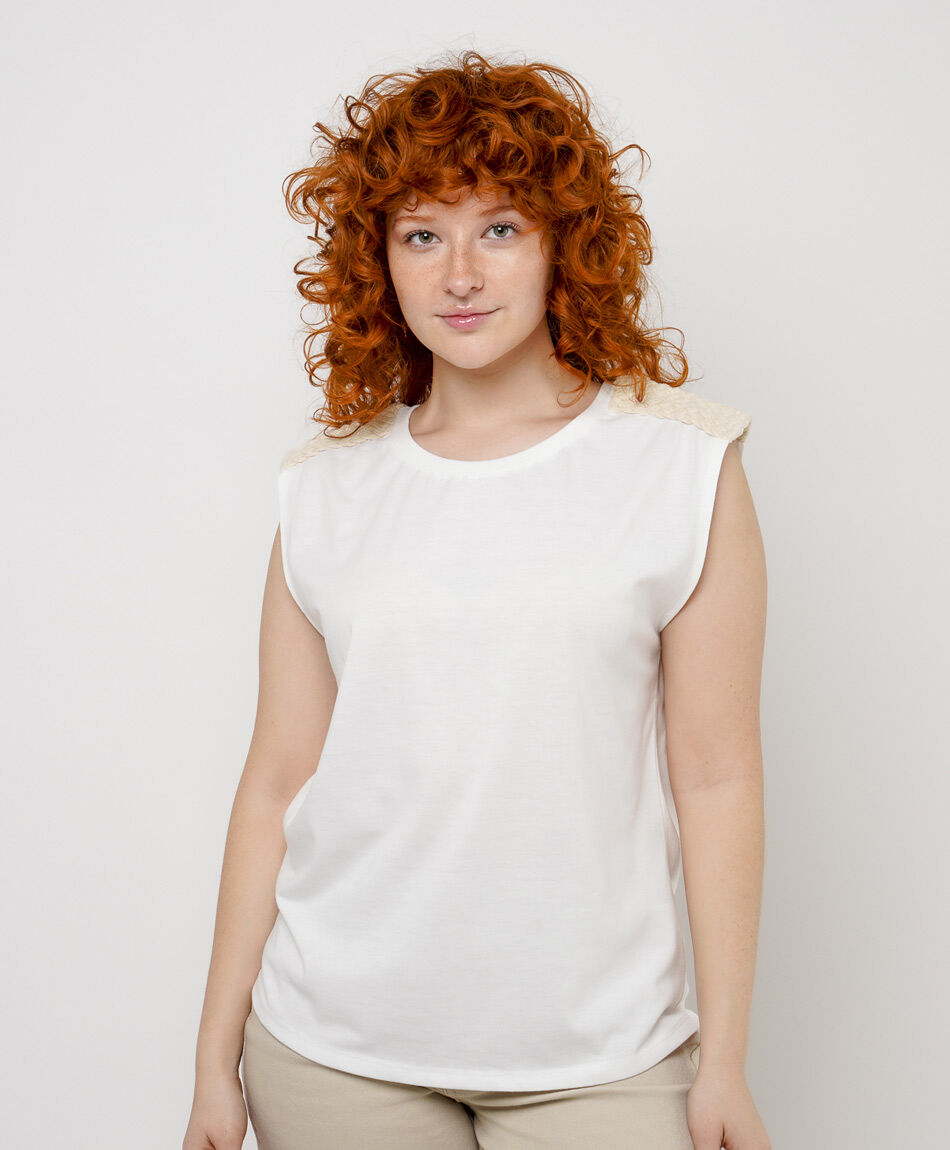 Remera mujer adorno hombros