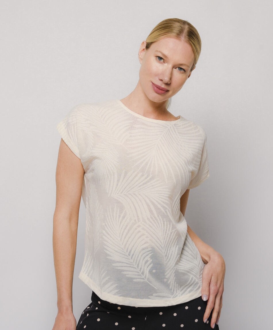 Remera mujer hojas relieve