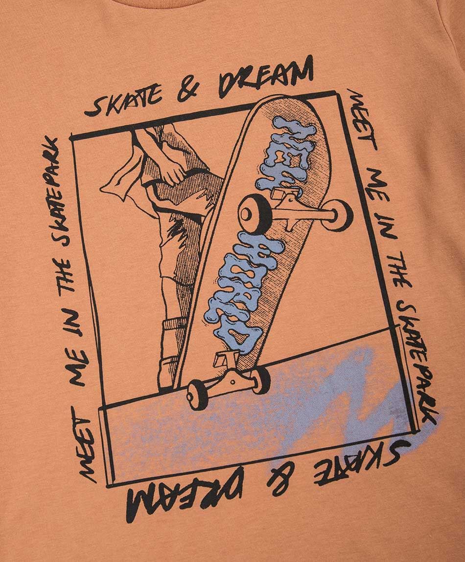 Remera ni&ntilde;o estampado skate