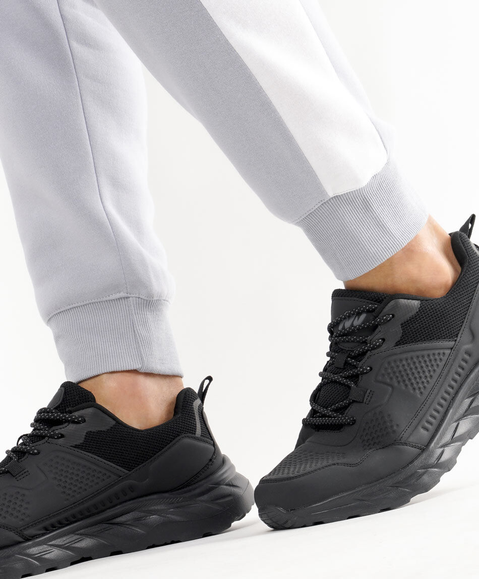 Pantal&oacute;n deportivo hombre tricolor