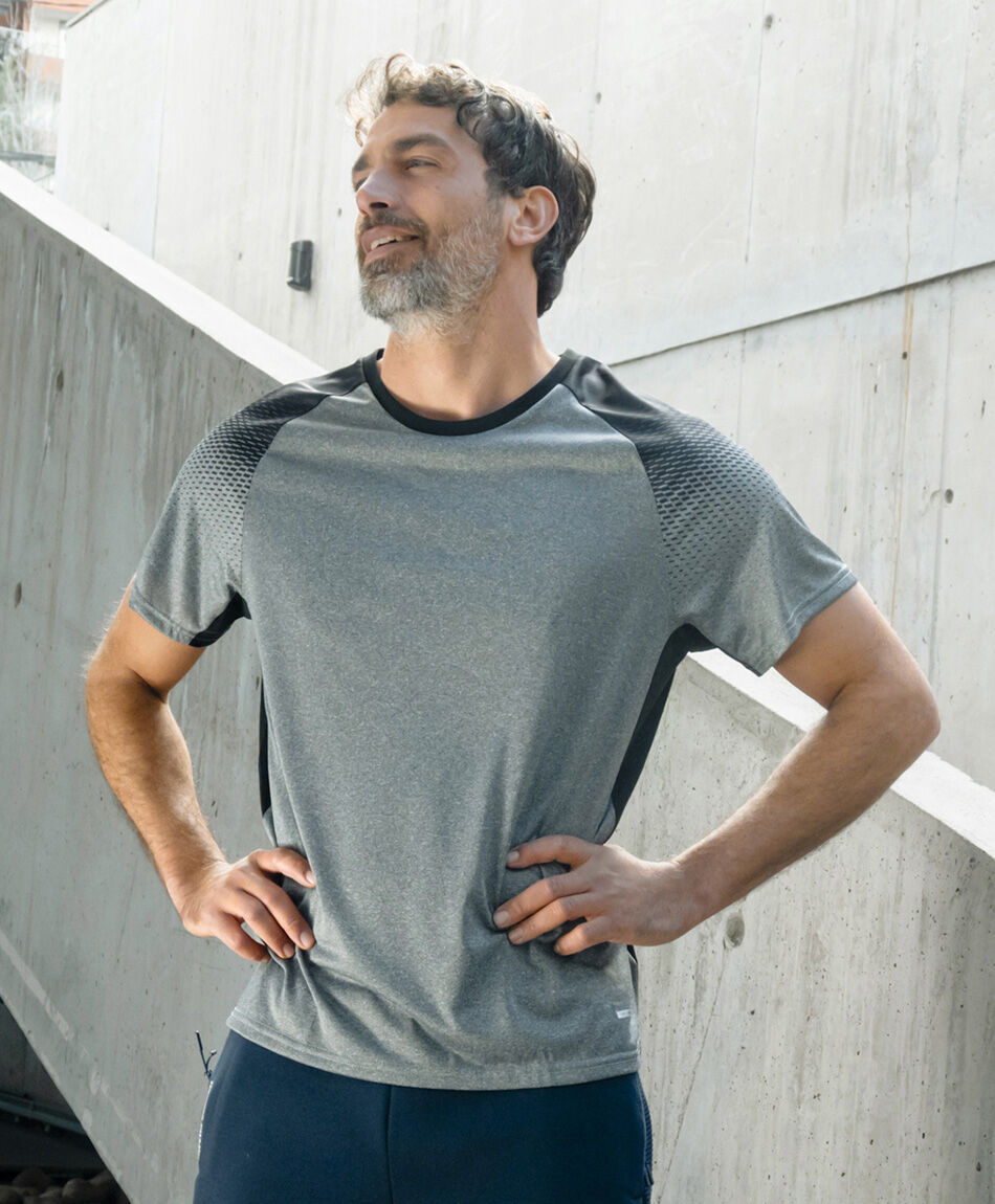 Remera deportiva hombre melange degrade