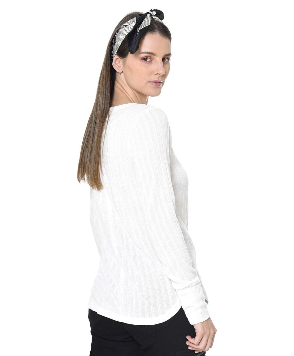 Polera canale botones