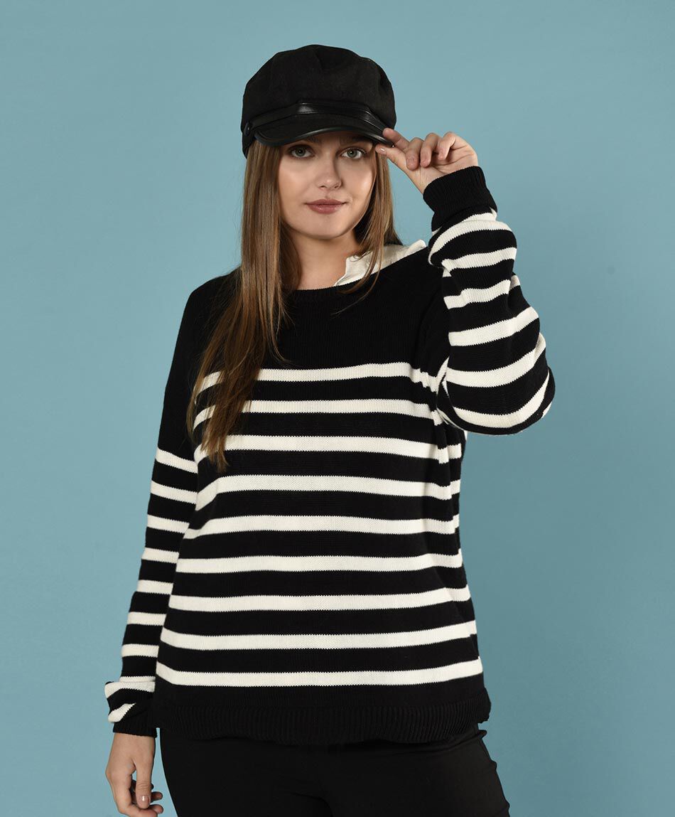Sweater rayas blancas cuello redondo