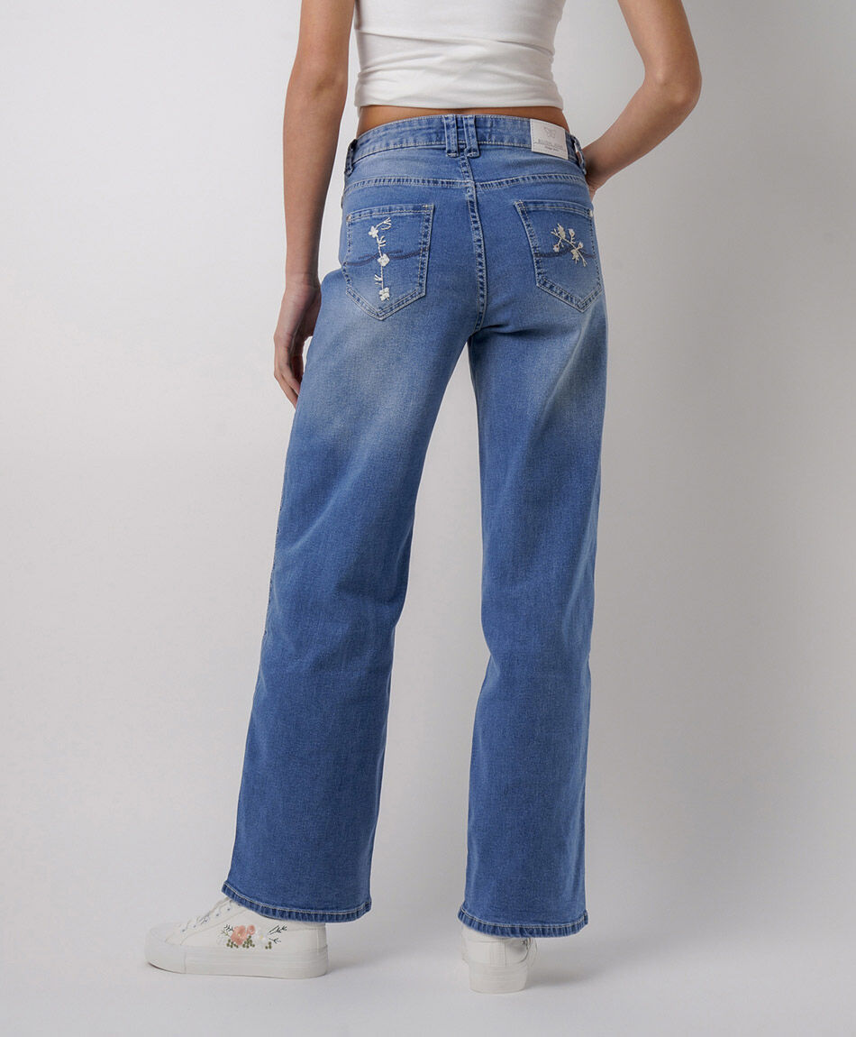 Jeans mujer wide leg florcitas bordadas