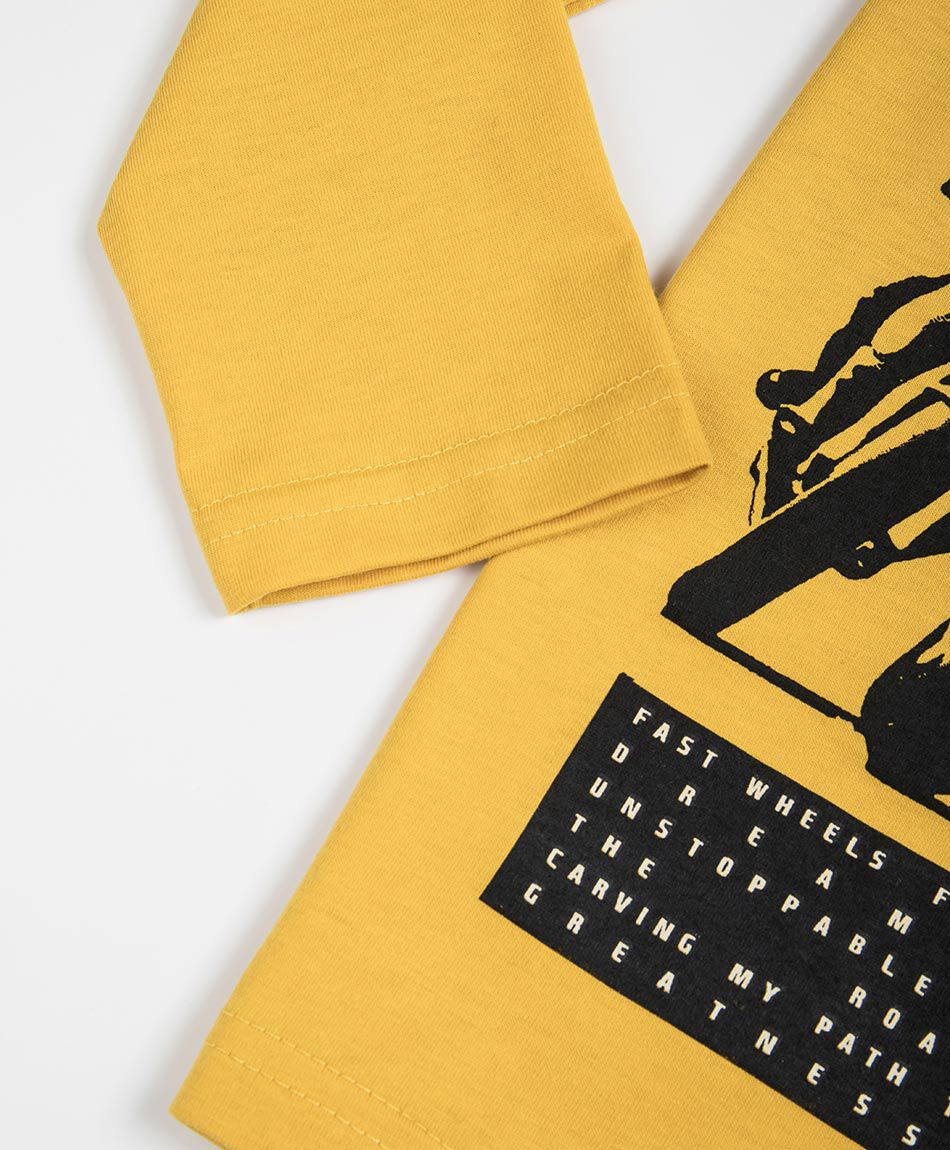Remera ni&ntilde;o estampado live fast